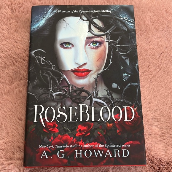 •HARDCOVER•✨ROSEBLOOD by A.G. HOWARD ✨ - Picture 1 of 5